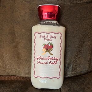 NEW Bath & Body Works Strawberry Pound Cake Body Lotion - Red and Cream